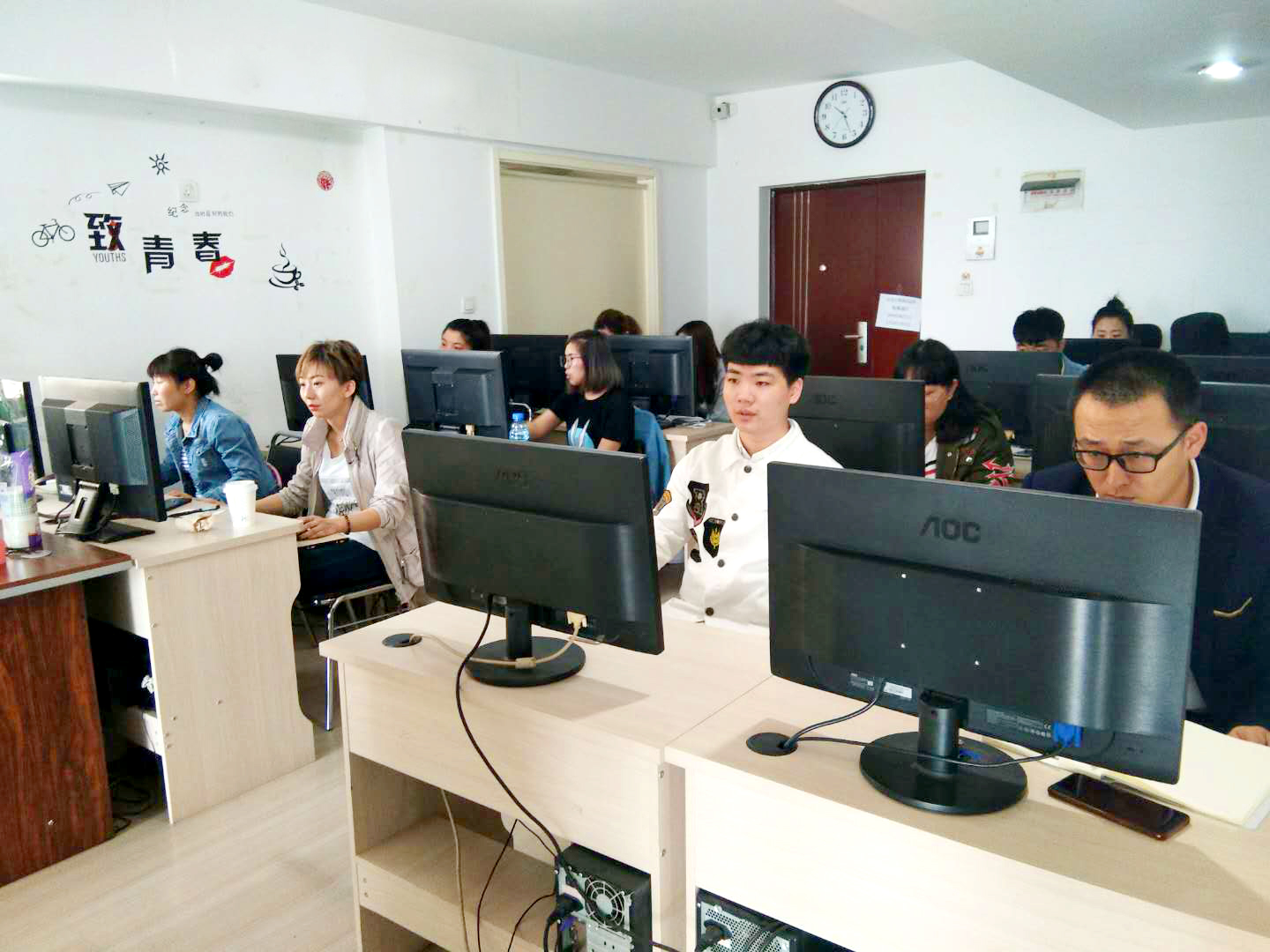 超凡教育咨詢 精準導航，引領教育新航向